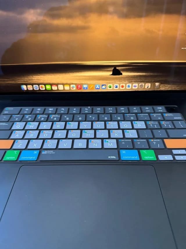 کاور کیبورد مک بوک نئو 13 اینچ | 2026 | A18 Pro مدل VerSkin MacOS Shortcut برند جی سی پال — تصویر ۷