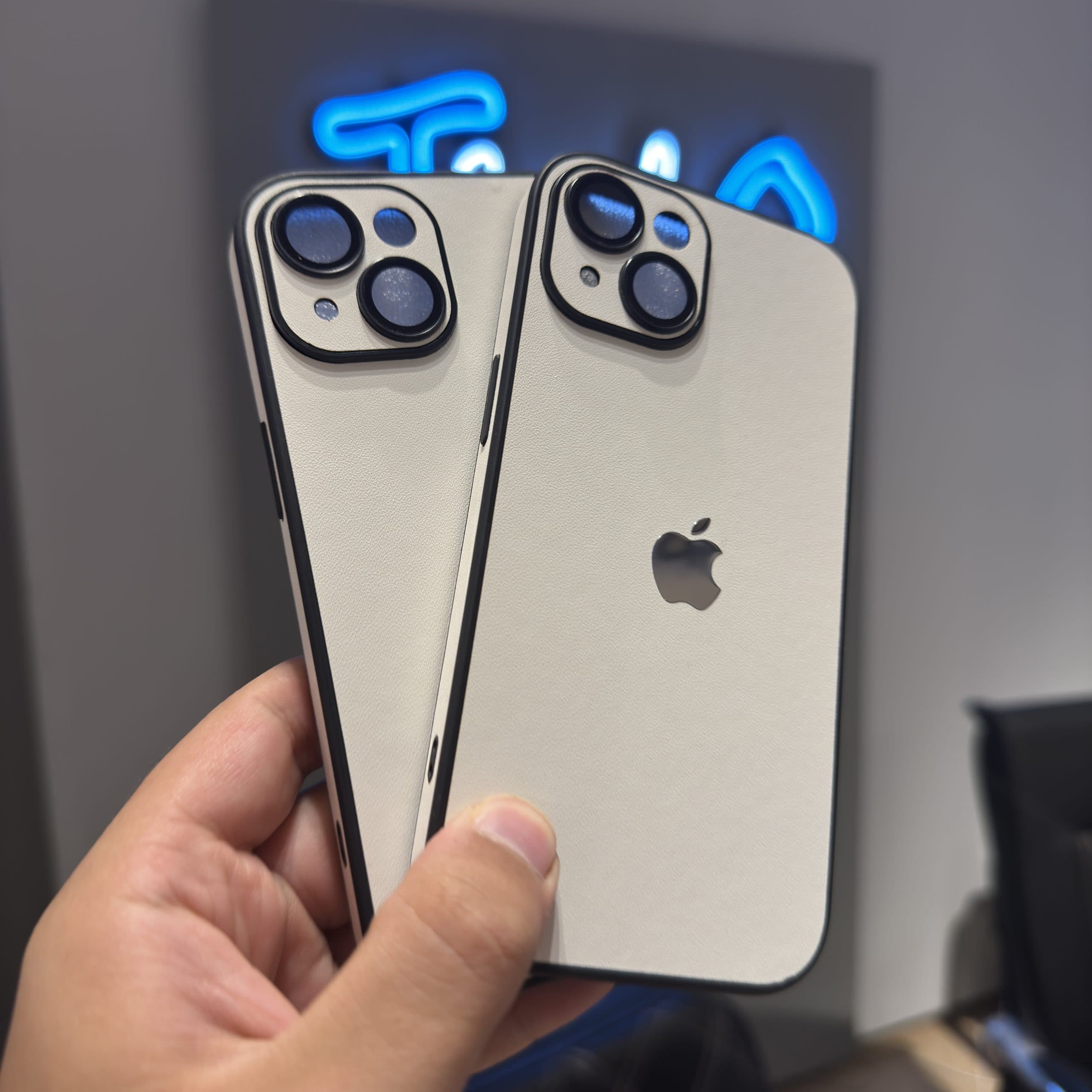 قاب آیفون پرو کالر Pro Color سفید با محافظ لنز — تصویر ۳