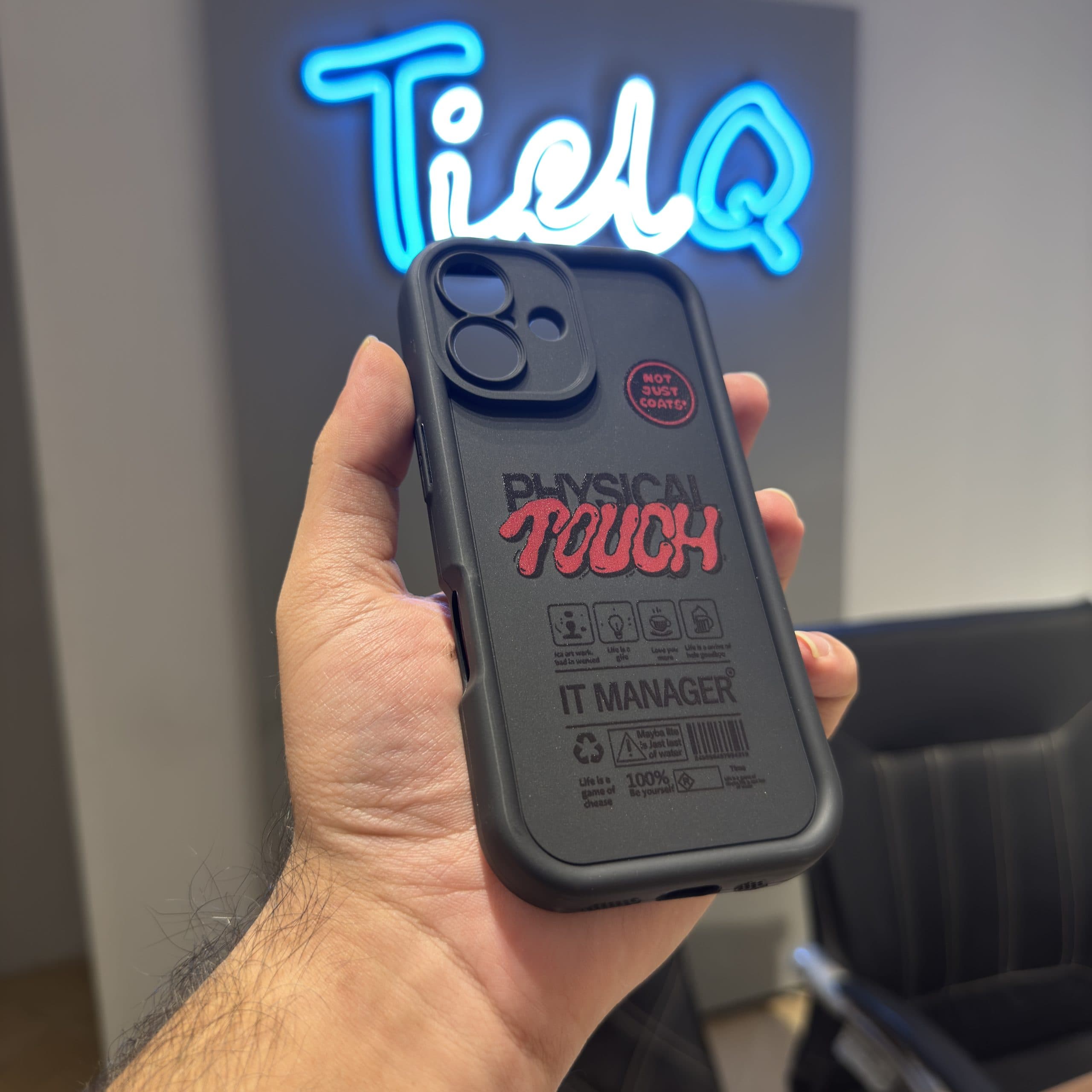 قاب آیفون سالید طرح physical tough مشکی — تصویر ۳