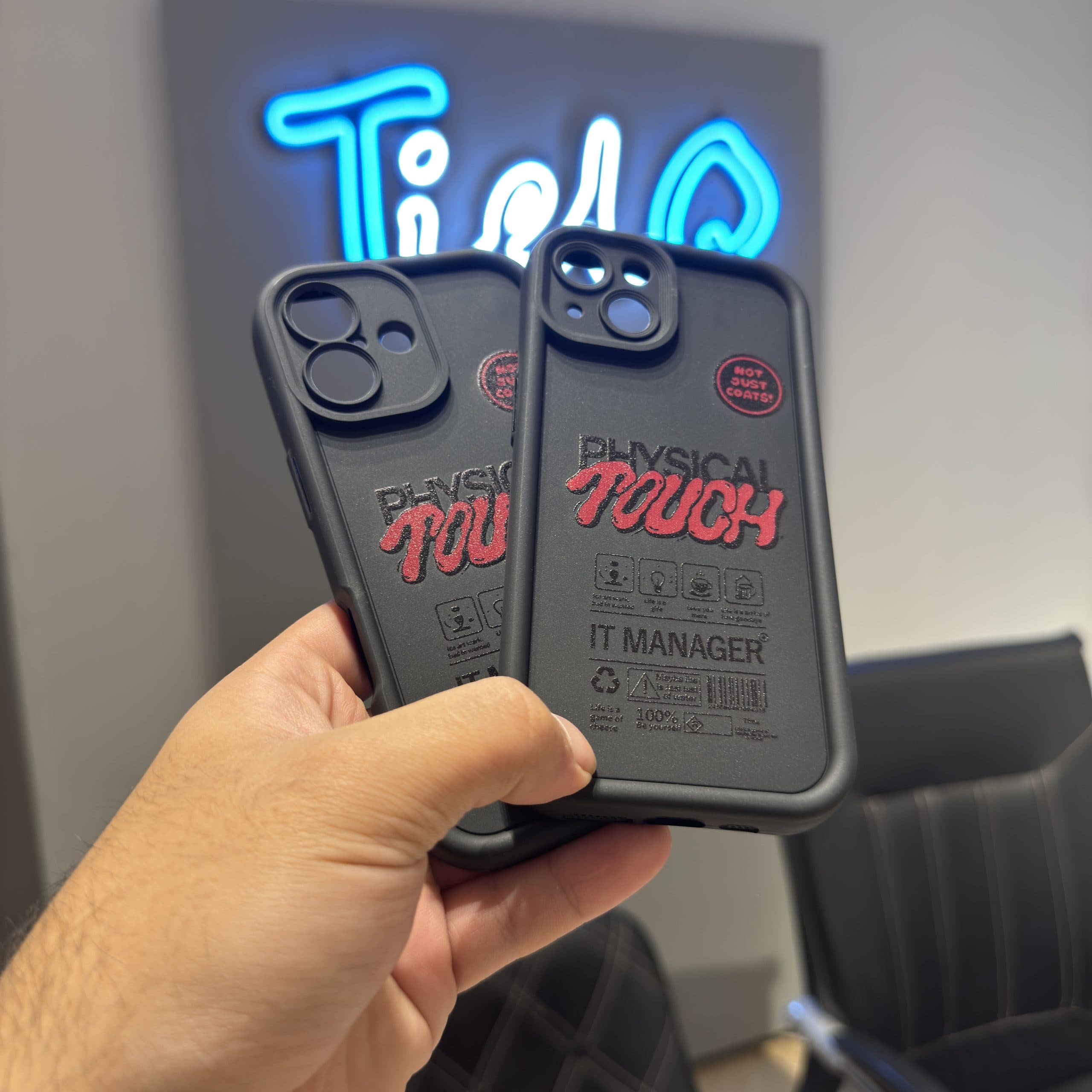 قاب آیفون سالید طرح physical tough مشکی — تصویر ۴