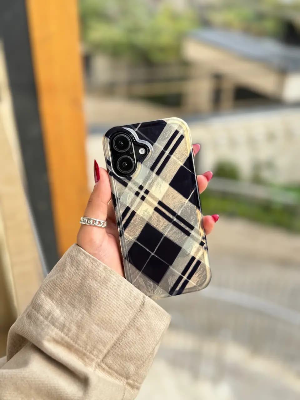 قاب Birch Brown Burberry — تصویر ۶