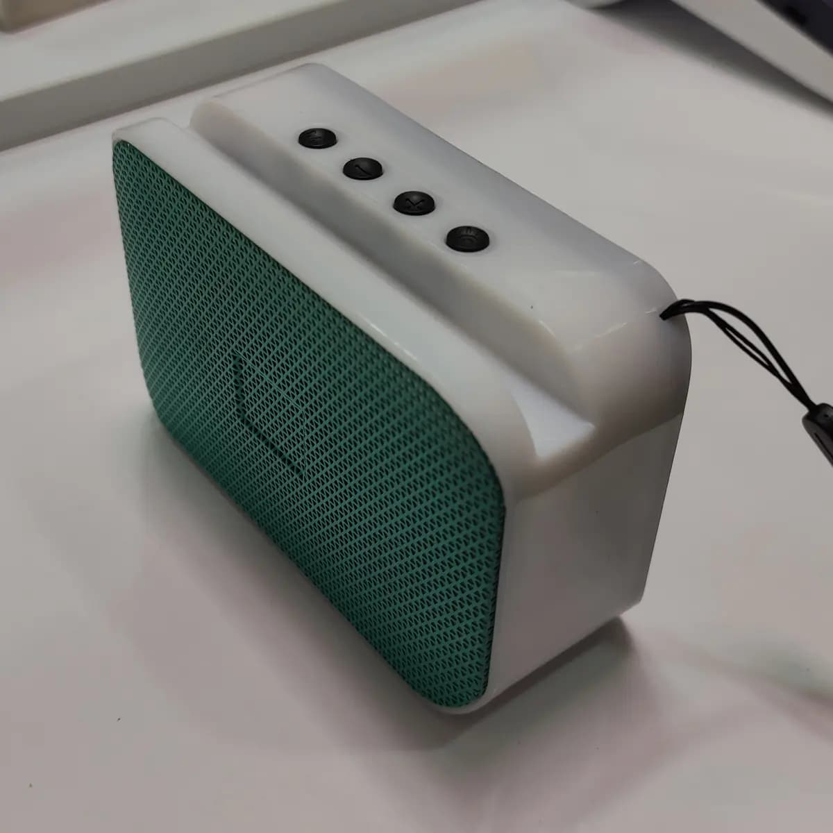 اسپیکر بلوتوثی قابل حمل مدل A011 — تصویر ۲