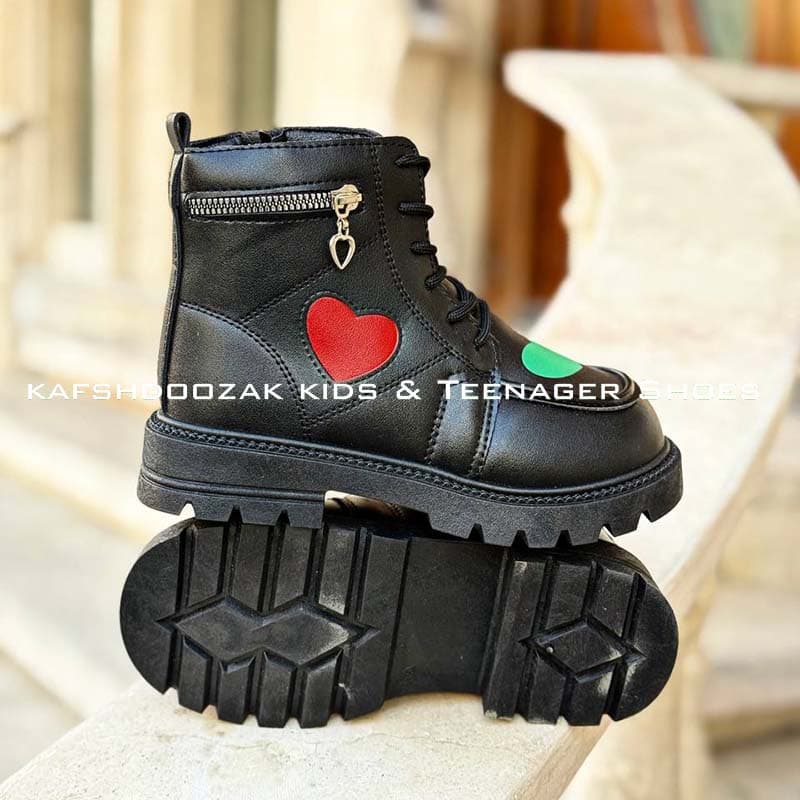 نیم بوت دخترانه مشکی طرح قلب M988 MT — تصویر ۳