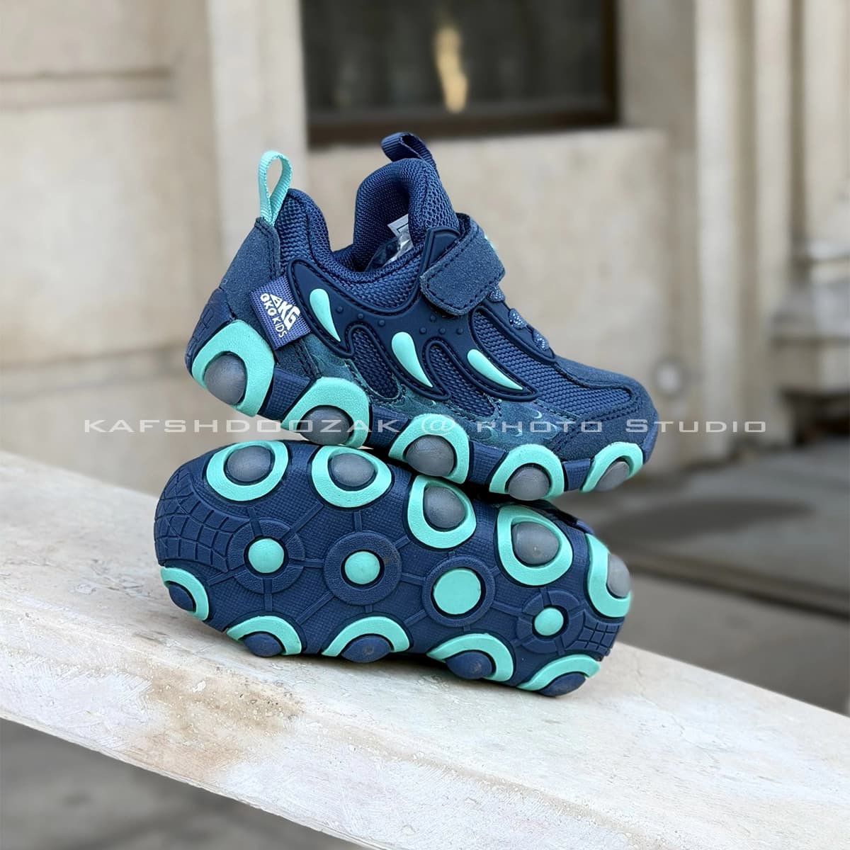 کفش اسپرت بچگانه چراغدار مناسب پیاده روی |برند BKG-225008| اورجینال — تصویر ۳