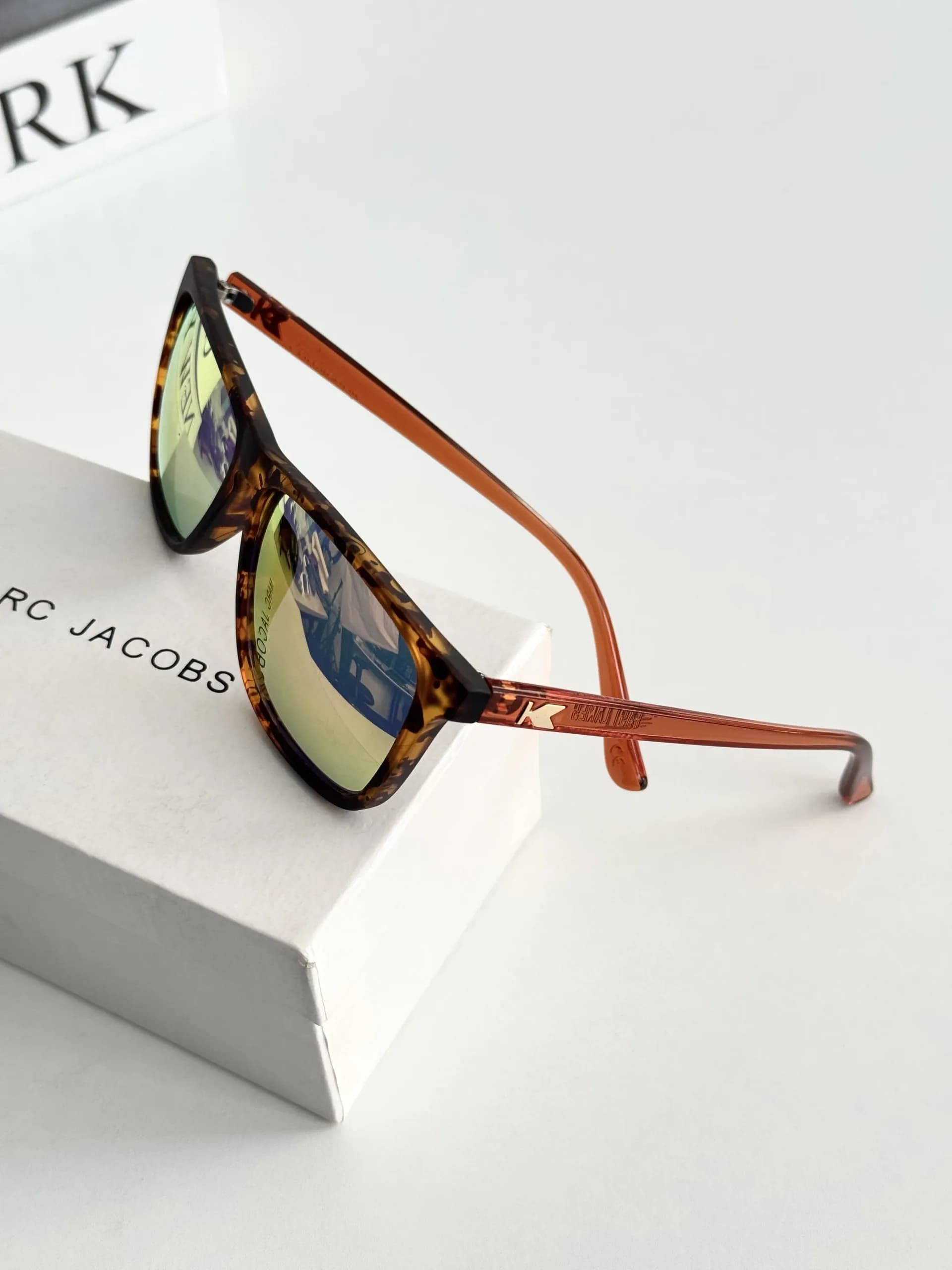 عینک آفتابی مردانه برند Rayban فریم کائوچو جیوه ای یووی 400 — تصویر ۴