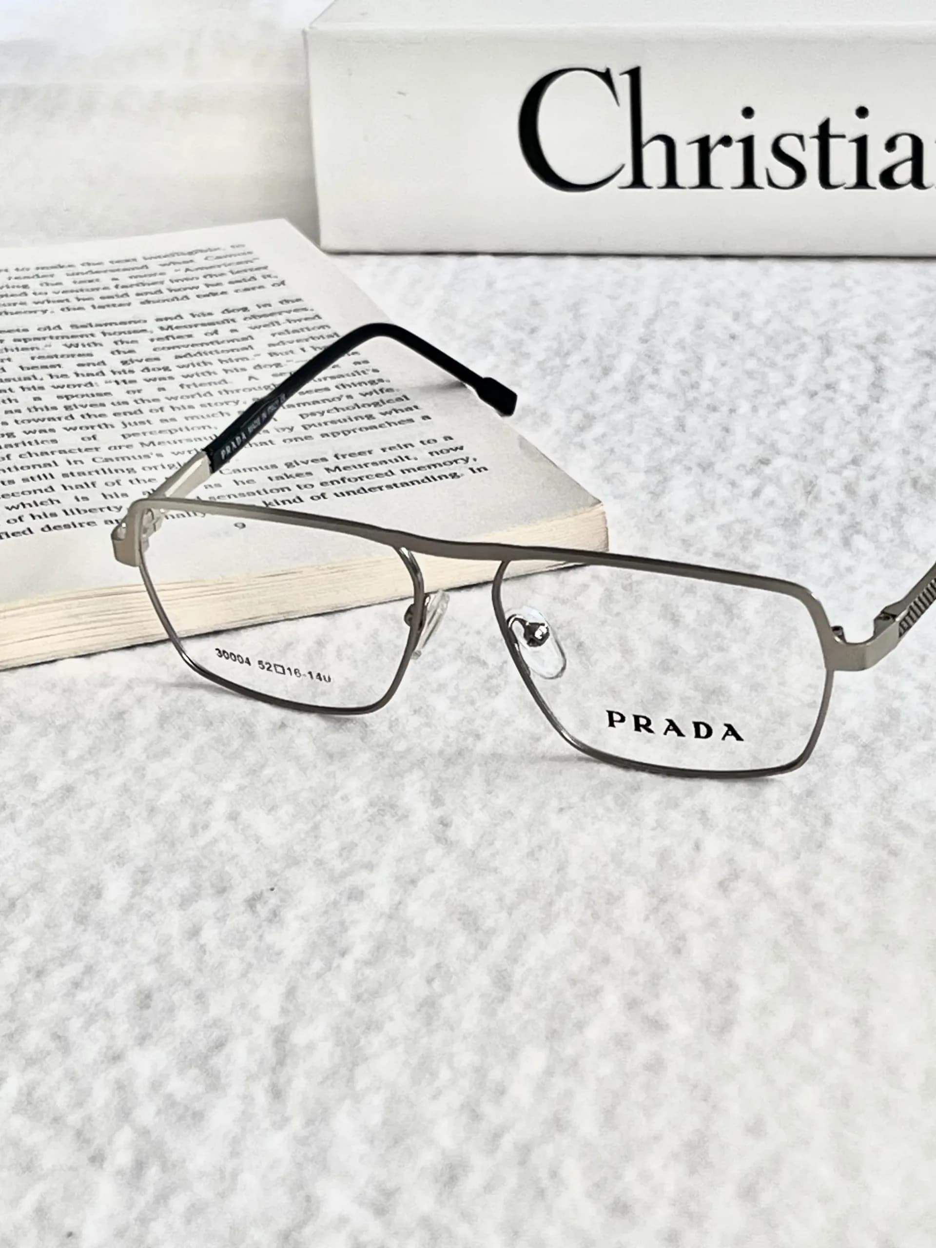 عینک طبی مردانه برند Prada فریم فلزی اورجینال — تصویر ۳