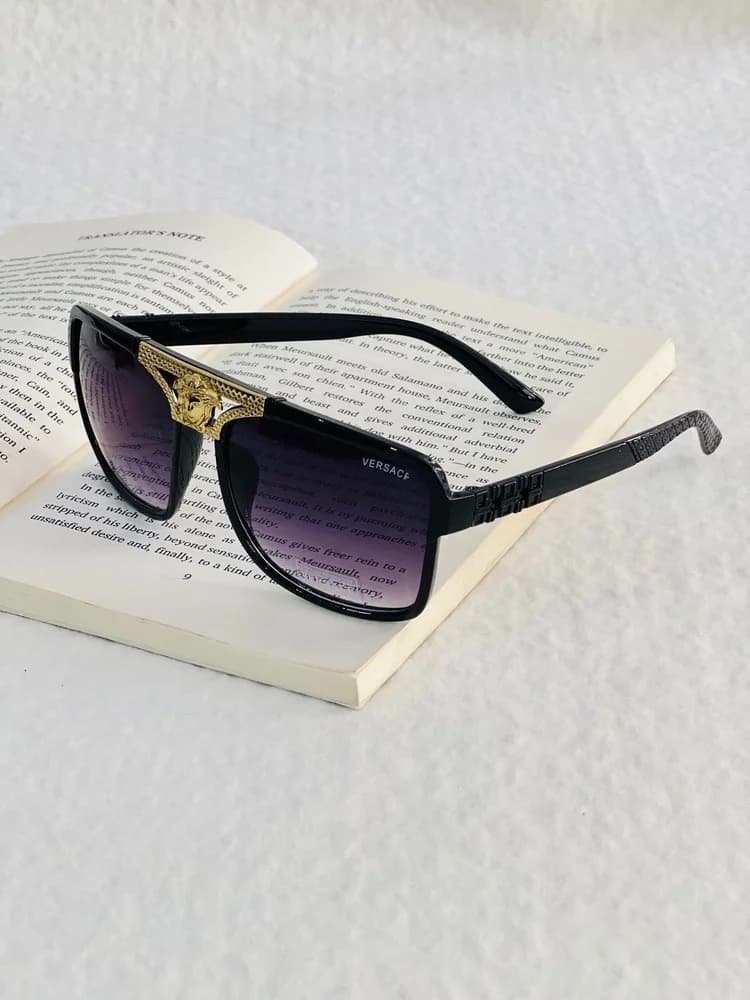 عینک آفتابی مردانه برند Versace فریم کائوچو مشکی یووی 400