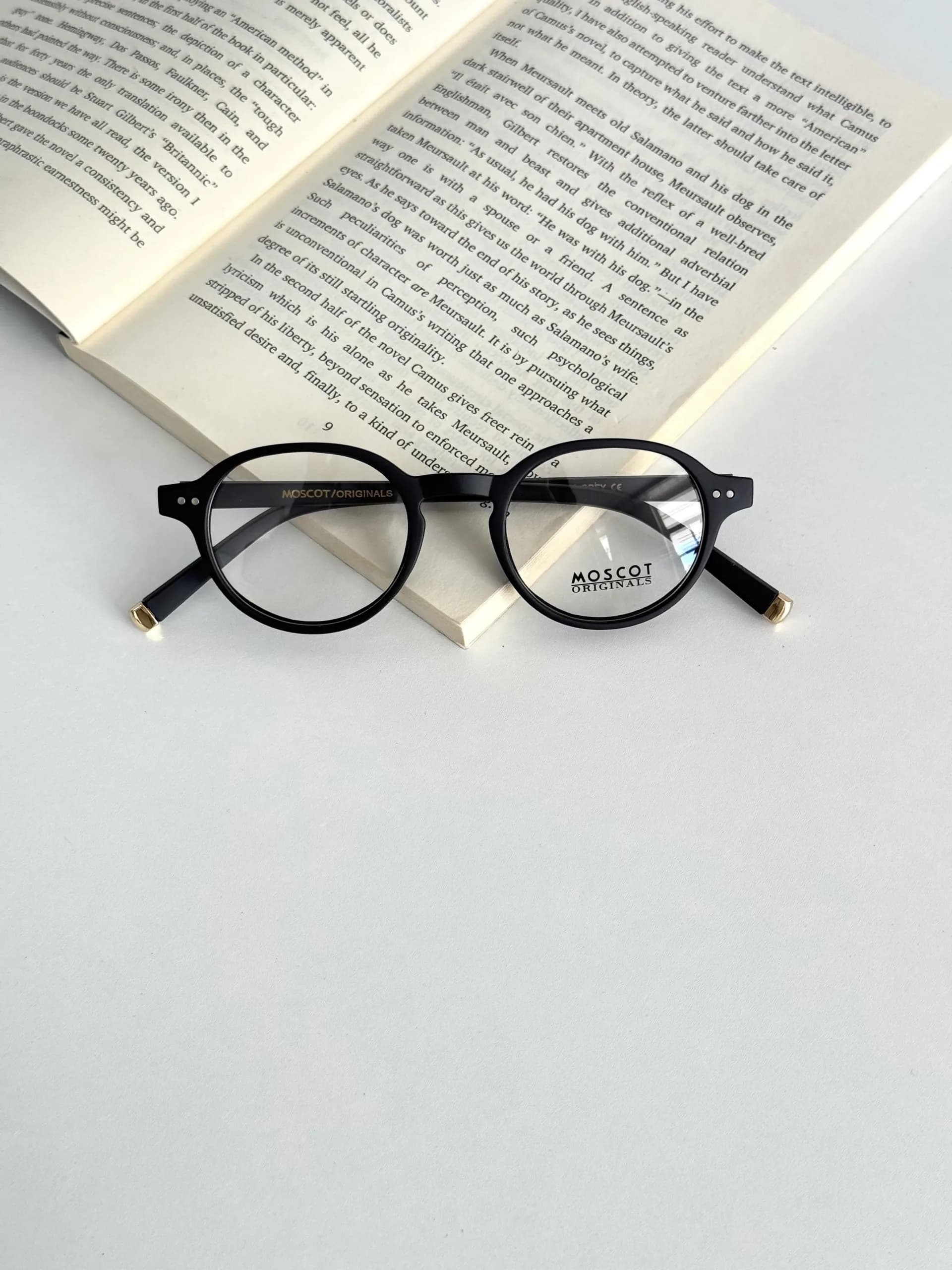 عینک طبی پینترستی فریم کائوچو مشکی برند moscot