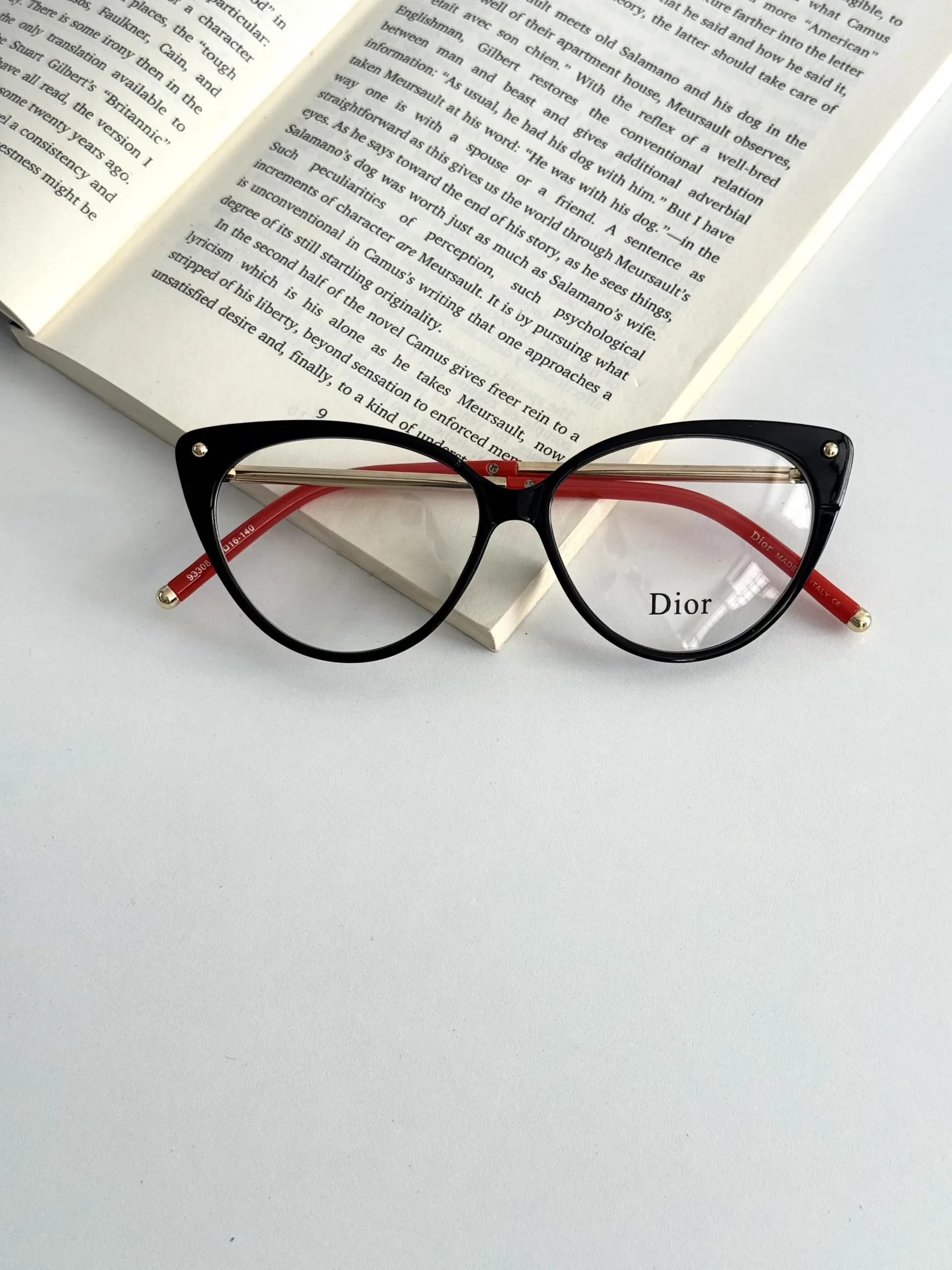 عینک طبی پینترستی فریم کائوچو مشکی قرمز برند Dior — تصویر ۲