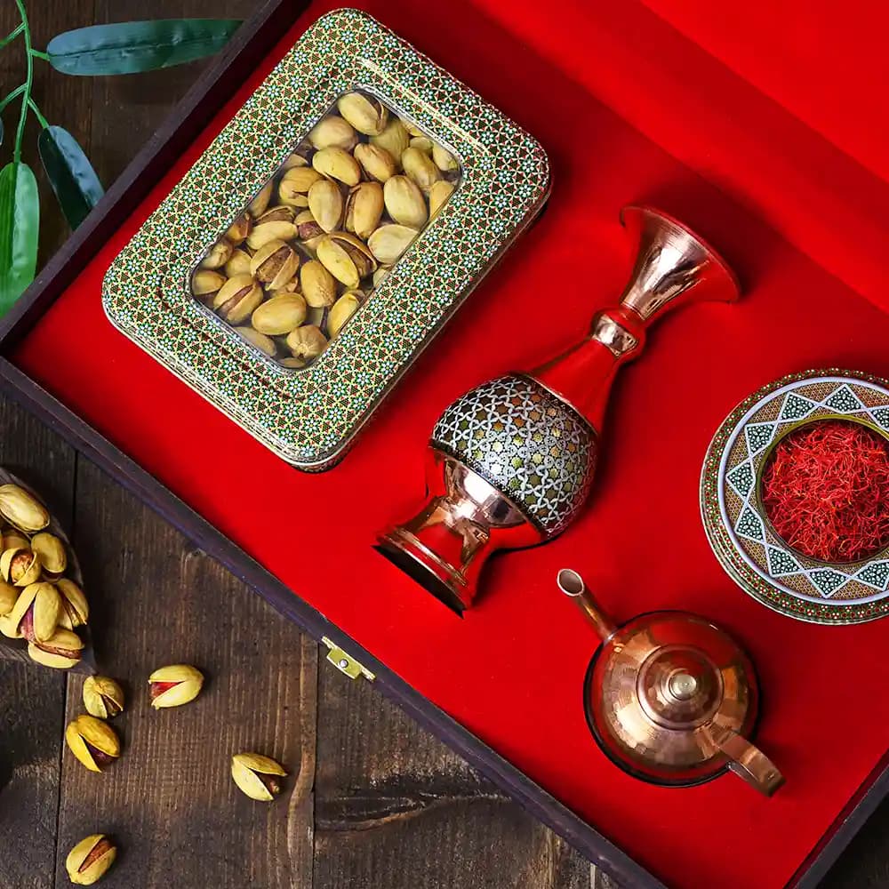 پک هدیه زعفران و صنایع دستی همادیس مدل گلستان کد PZ 137 — تصویر ۶