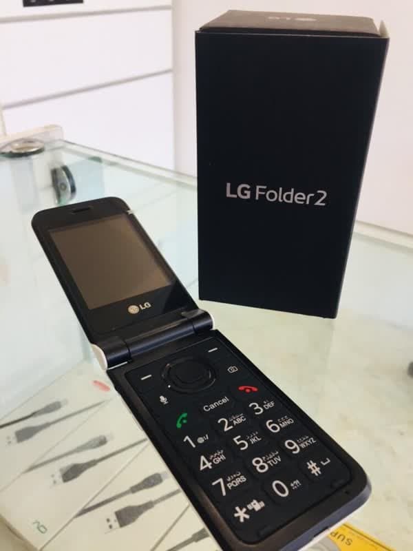 گوشی تاشو ال جی LG Folder 2 دارای کد فعالسازی در همتا — تصویر ۳