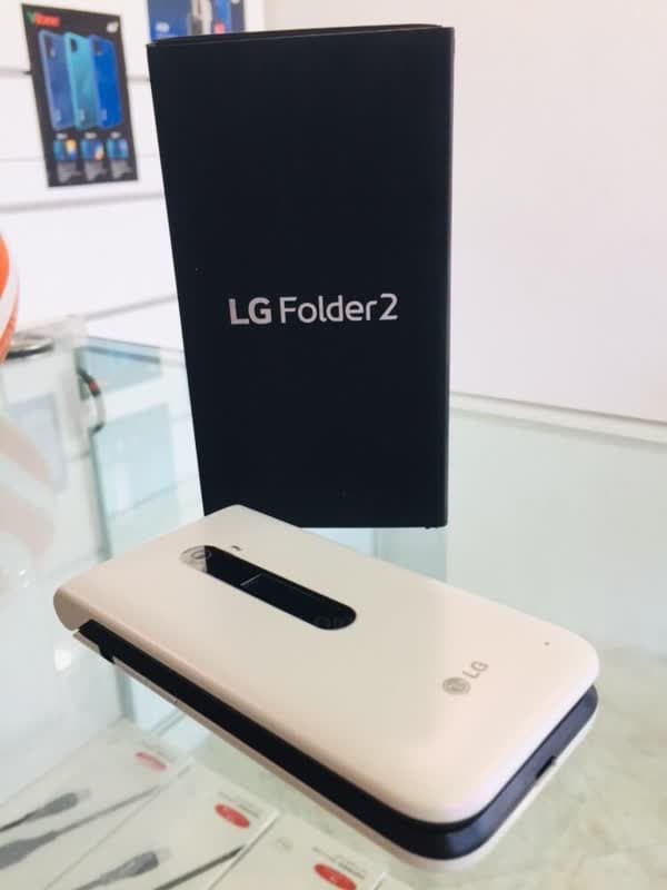گوشی تاشو ال جی LG Folder 2 دارای کد فعالسازی در همتا — تصویر ۲