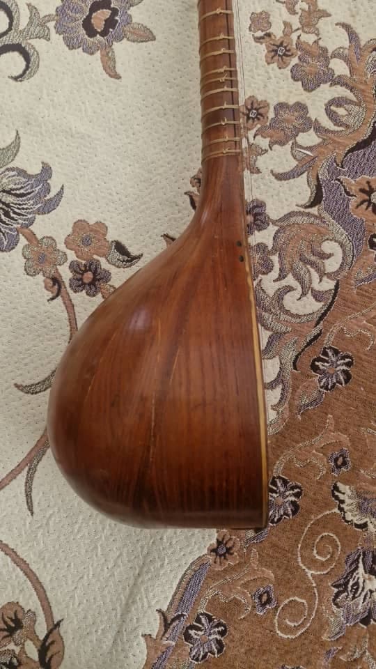 سه تار عشقی — تصویر ۲