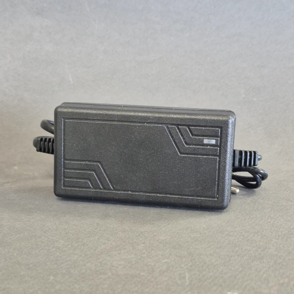 آداپتور دیواری ۱۲ ولت ۲ آمپر مخصوص دوربین مداربسته 1220 POWER