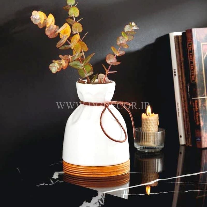 گلدان سرامیکی مینیمال سفید زیره چوبی