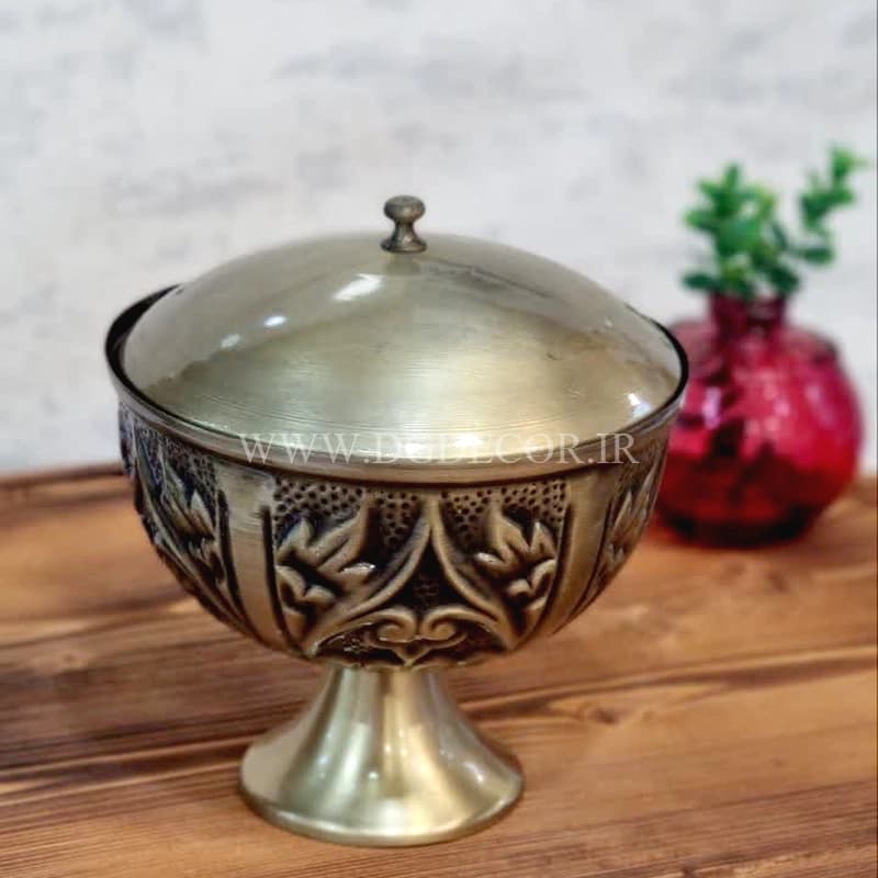 شکلات خوری پایه دار پیوتر بزرگ