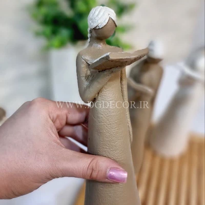 مجسمه دکوراتیو دختر کتاب خوان در دو سایز — تصویر ۶