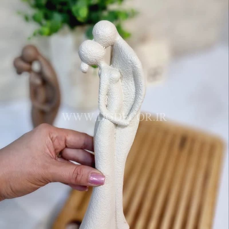 مجسمه عشق ایستاده — تصویر ۵