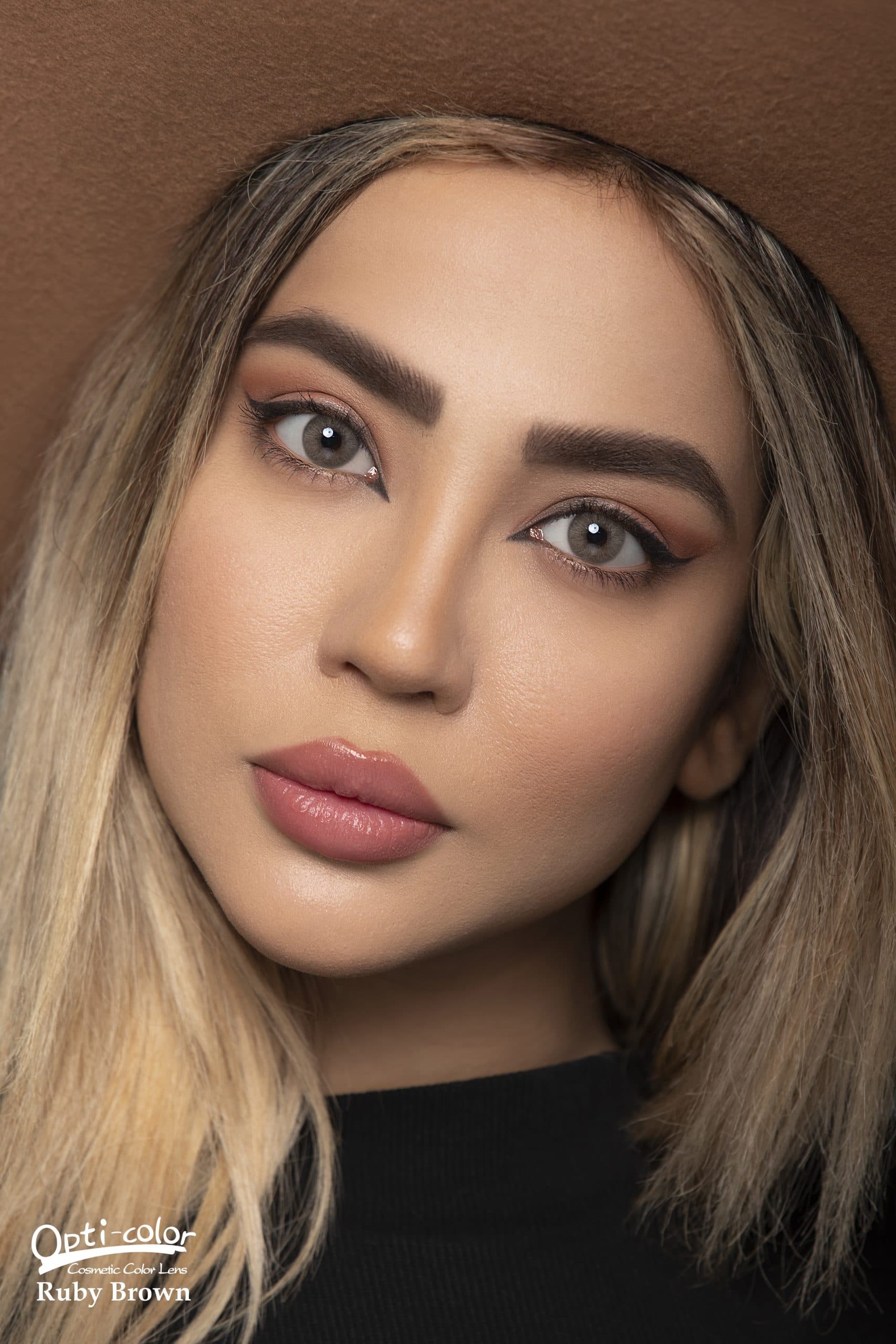 لنز چشم رنگی اُپتی کالر مدل Ruby-Brown؛ قهوه‌ ای روشن طبیعی و گرم — تصویر ۵