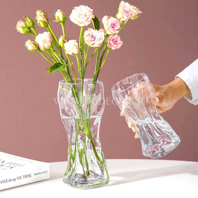 گلدان شیشه ای طرح مدرن باریک