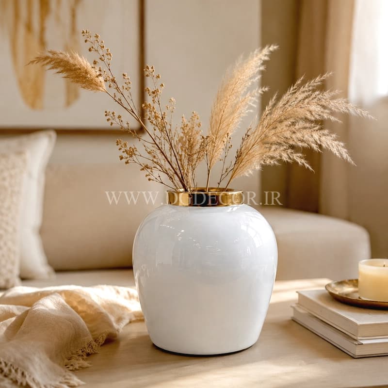 گلدان شیشه ای لب برنجی دکوراتیو طرح مینیمال — تصویر ۲