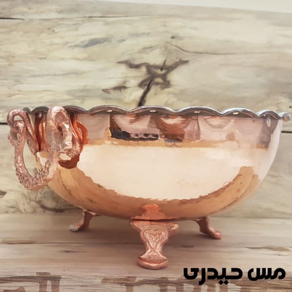 میوه خوری مسی سه پایه گوشواره دار — تصویر ۴