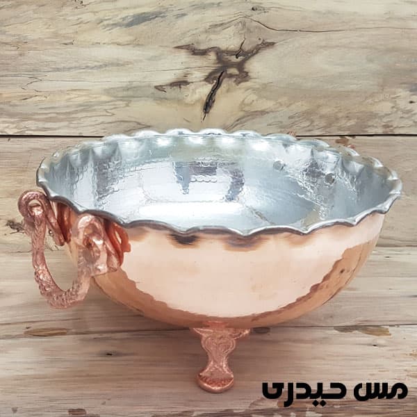 میوه خوری مسی سه پایه گوشواره دار — تصویر ۵