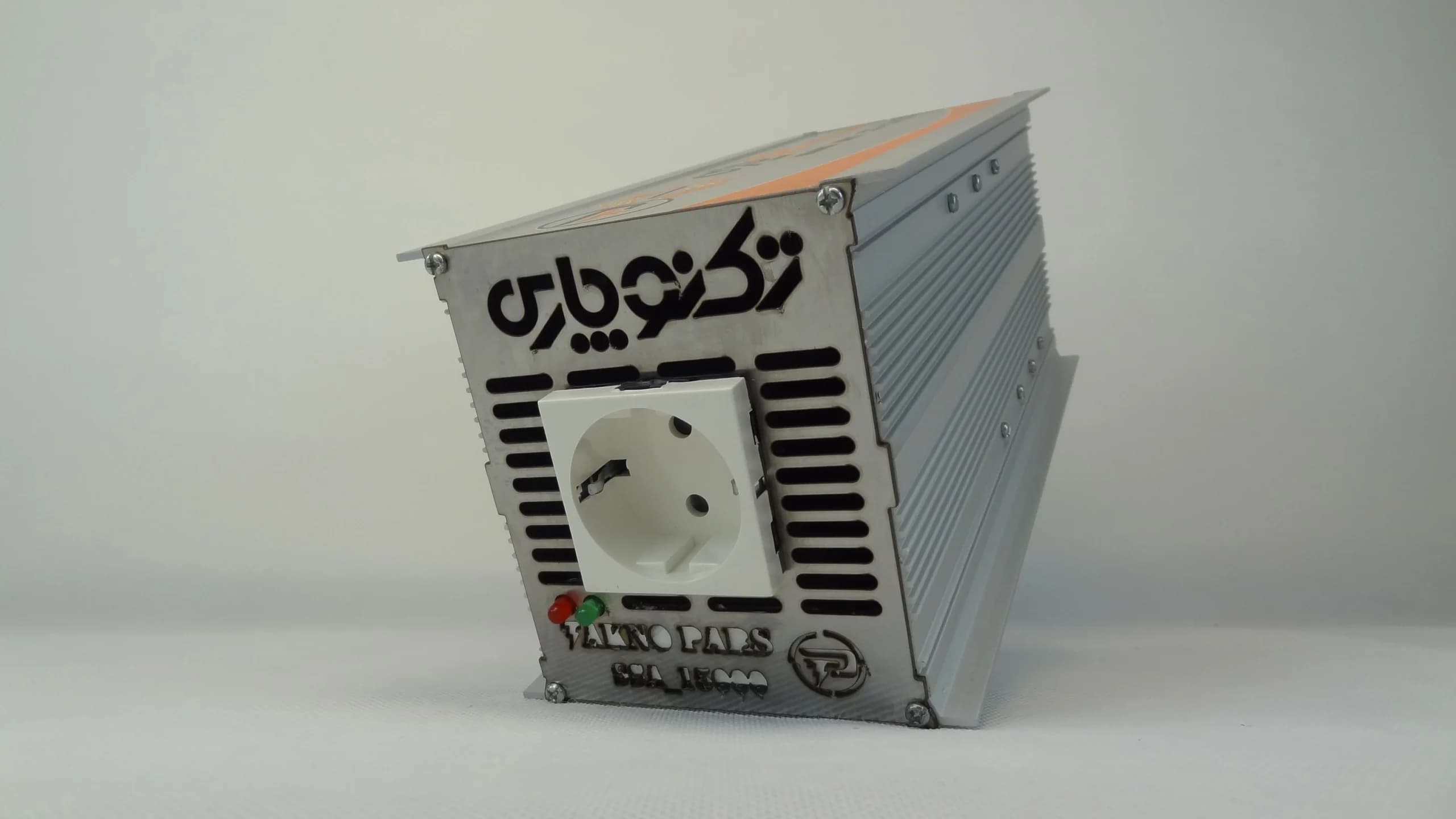 مبدل برق خودرو تکنو پارس SSA15000 — تصویر ۳