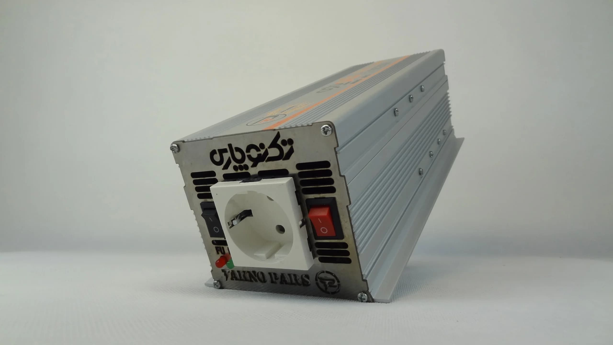 مبدل برق خودرو تکنو پارس SSA12000 — تصویر ۳