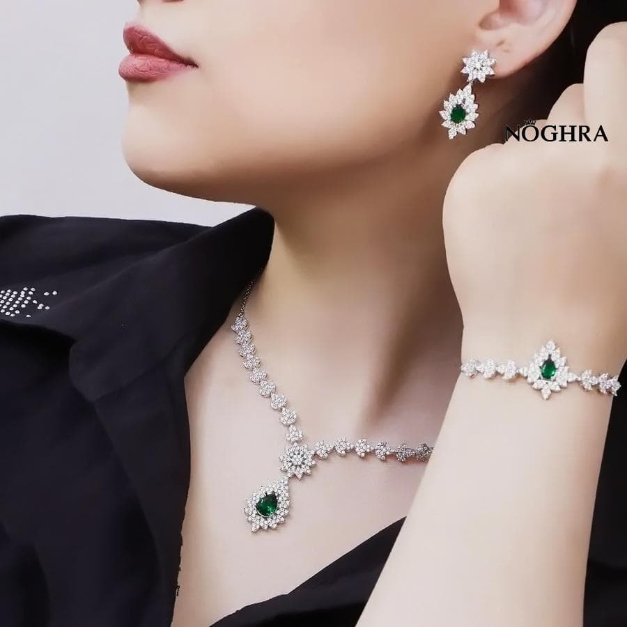 سرویس نقره عروس نگین طرح زمرد — تصویر ۳