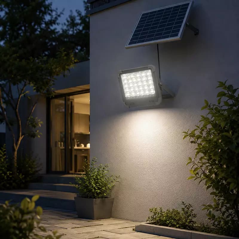 پروژکتور شارژی و خورشیدی solar light مدل IP66 طرح پیکسلی