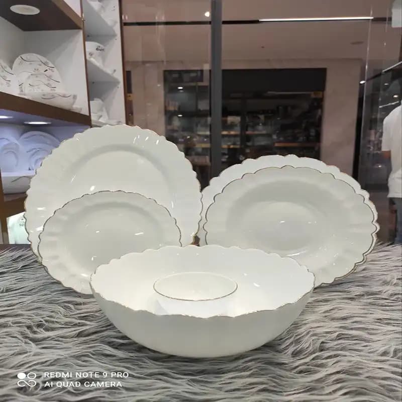 سرویس غذاخوری آرکوپال 26 پارچه کنگره ای لب طلایی — تصویر ۲