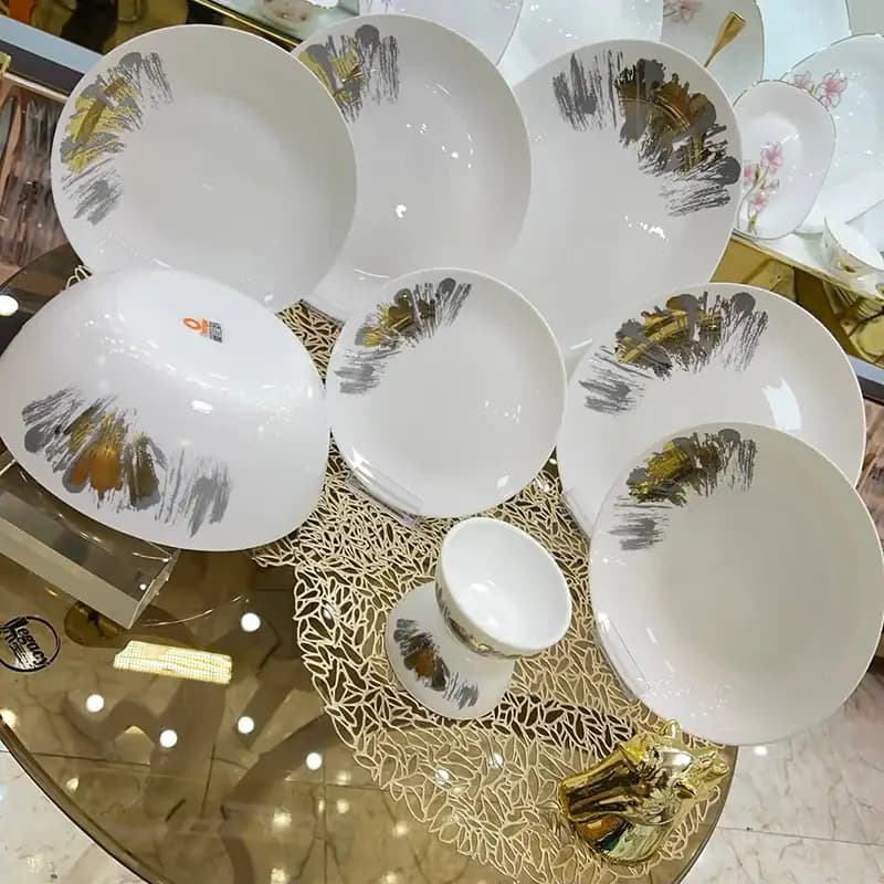 سرویس غذاخوری آرکوپال 26 پارچه طرح بوگاتی طلایی