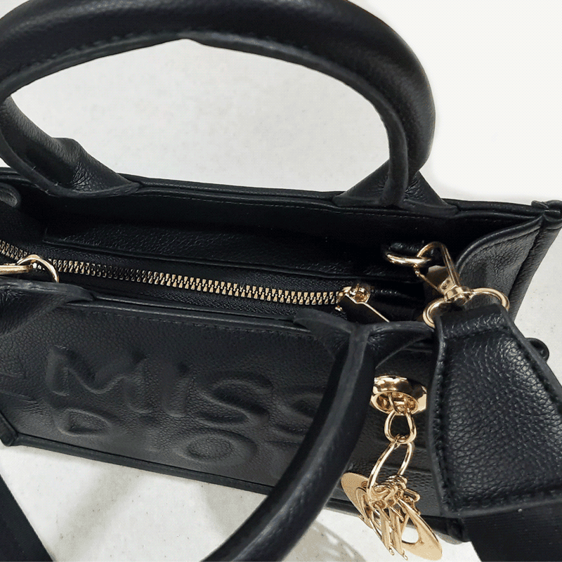 کیف میس دیور چرم زنانه با آویز Dior — تصویر ۵