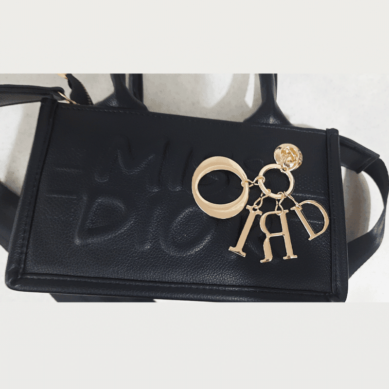 کیف میس دیور چرم زنانه با آویز Dior — تصویر ۴