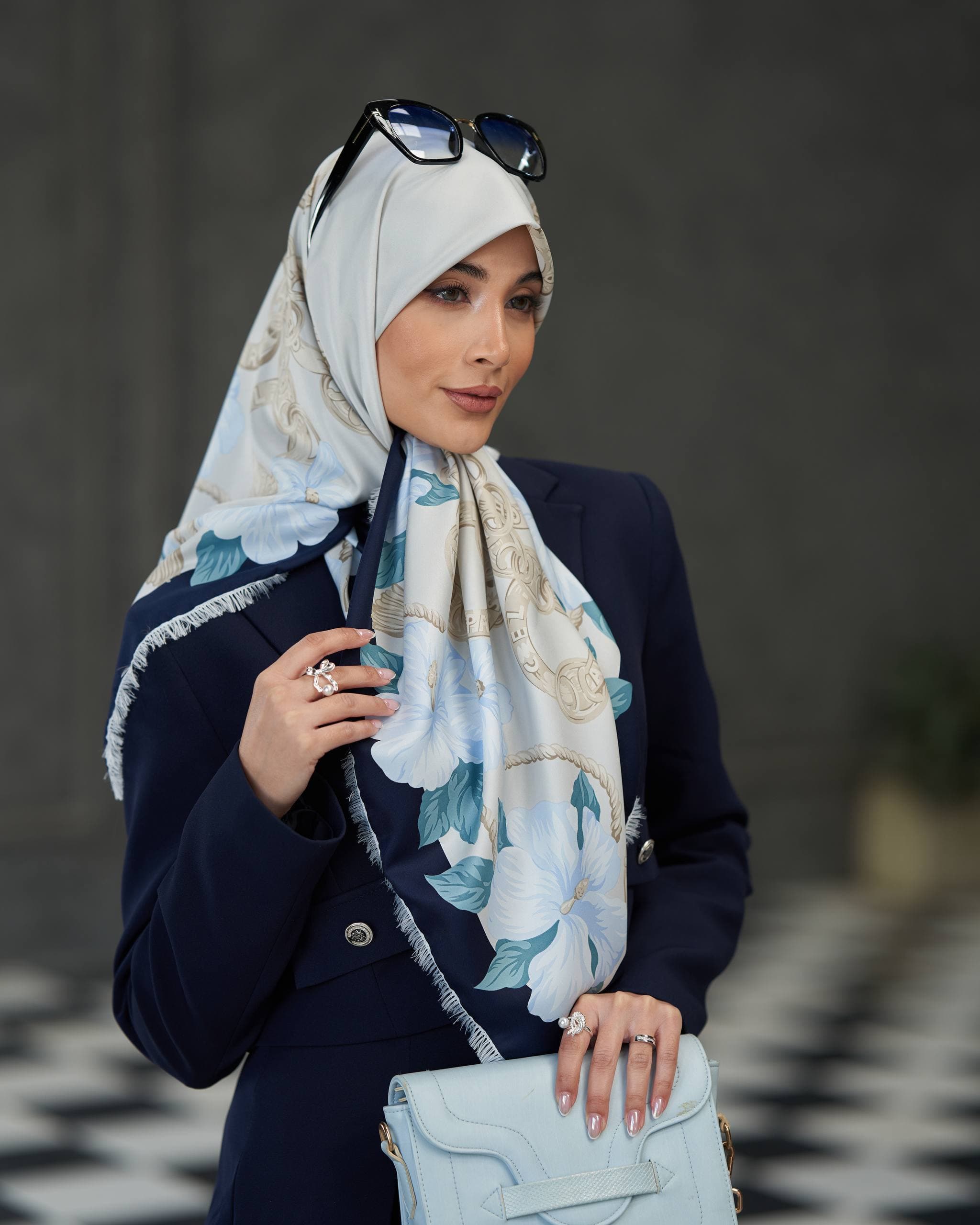روسری ابریشم ریشه سوزنی سلین — تصویر ۳