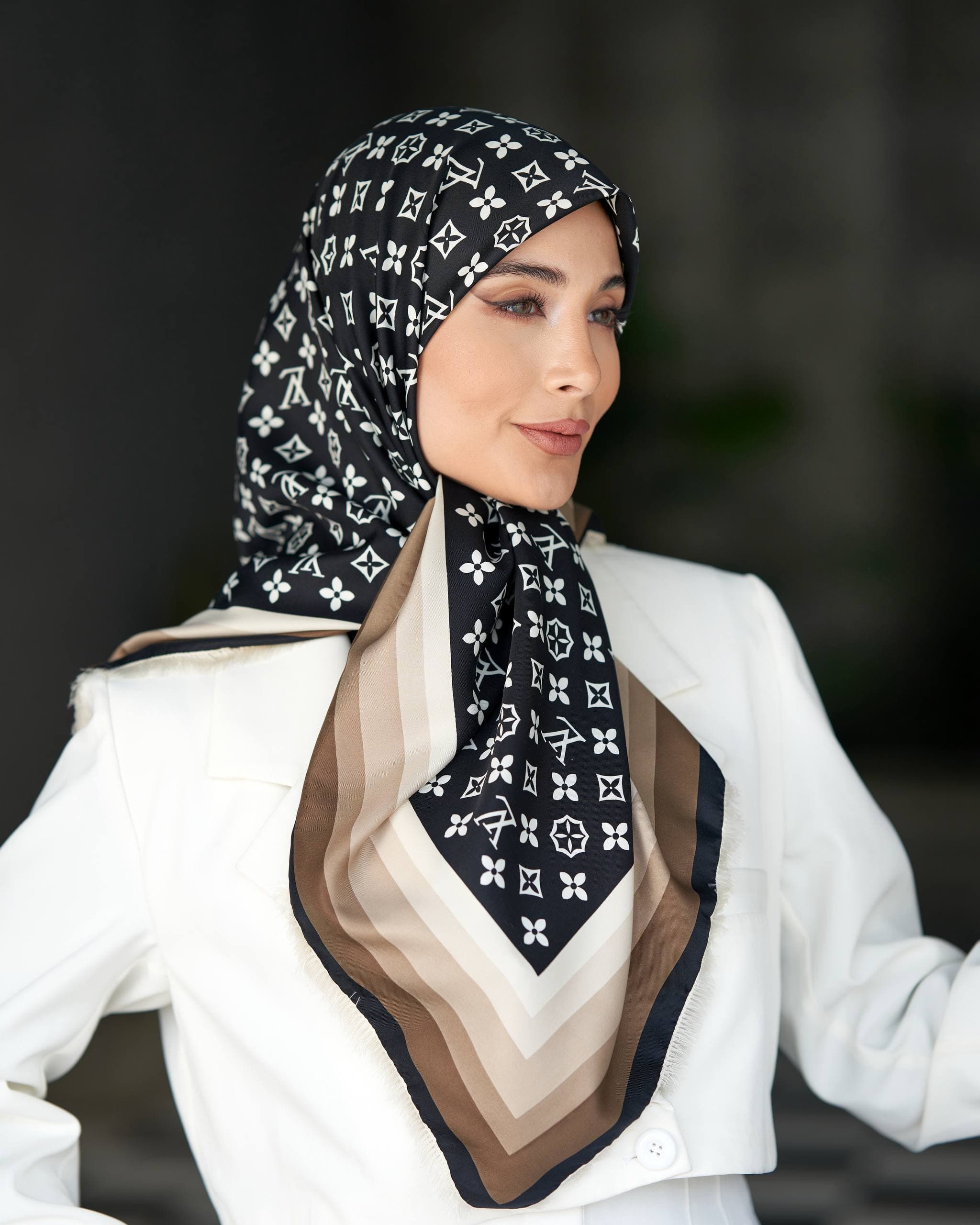 روسری ابریشم توییل ریشه سوزنی ال وی — تصویر ۷