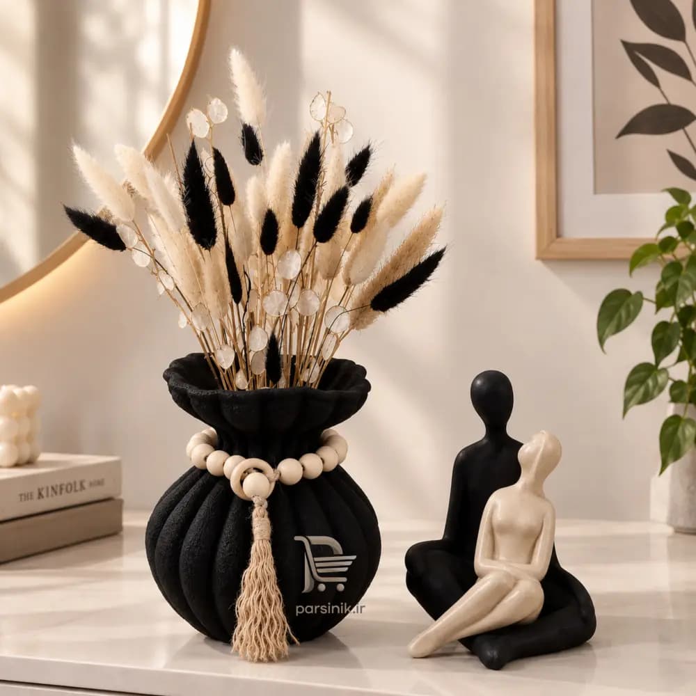 ست دکوری سنگی گلدان پرنسسی و زوج ترکیب کرم مشکی با گلها