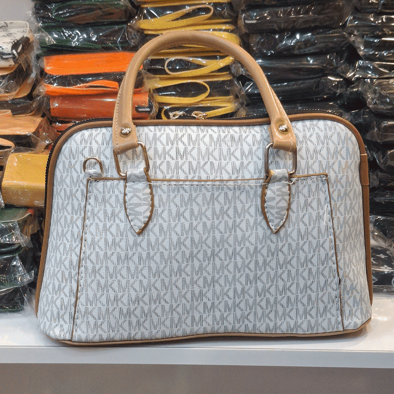 کیف زنانه سفید چرمی طرح مارک MK — تصویر ۲
