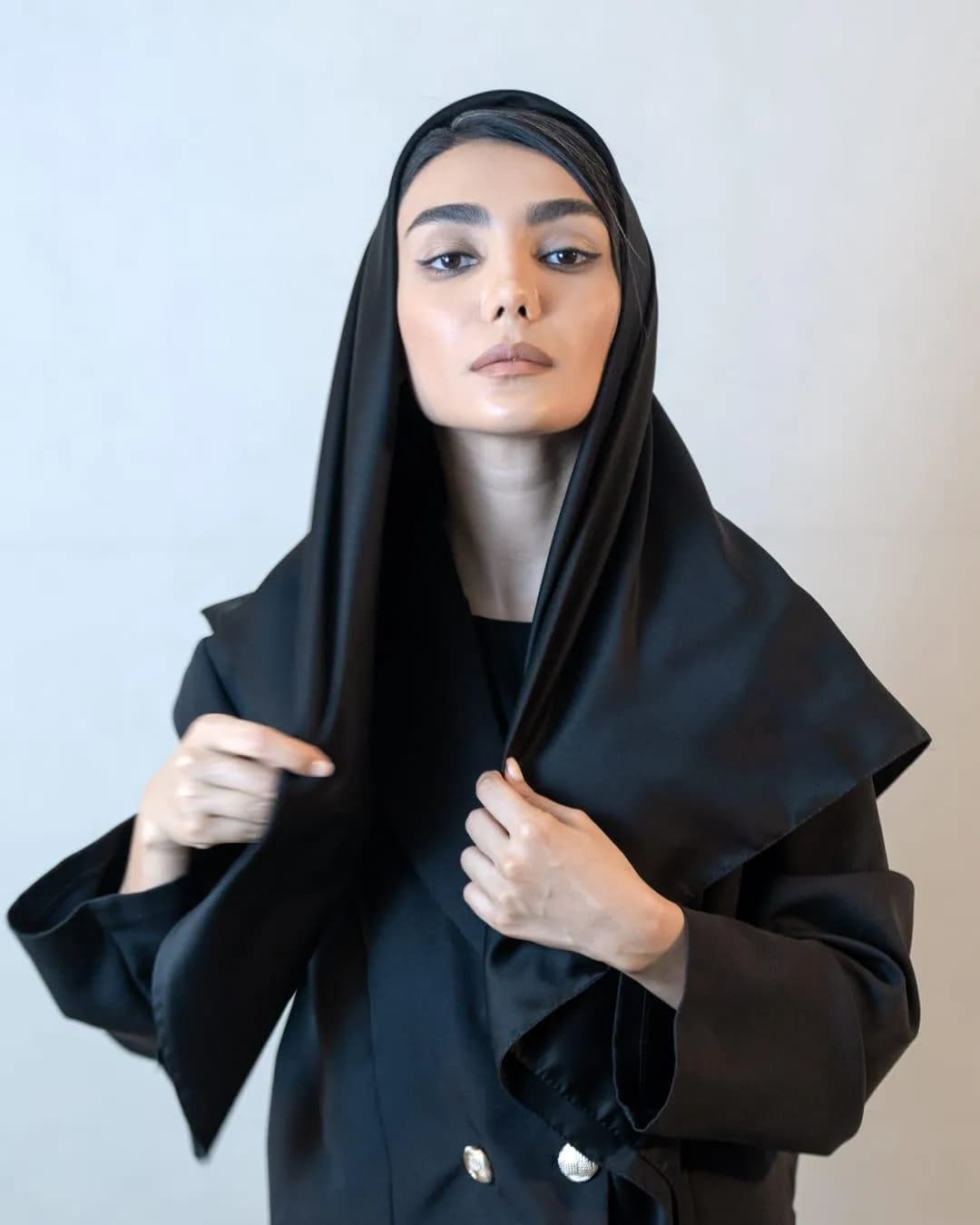 روسری ساتن مشکی کره‌ای