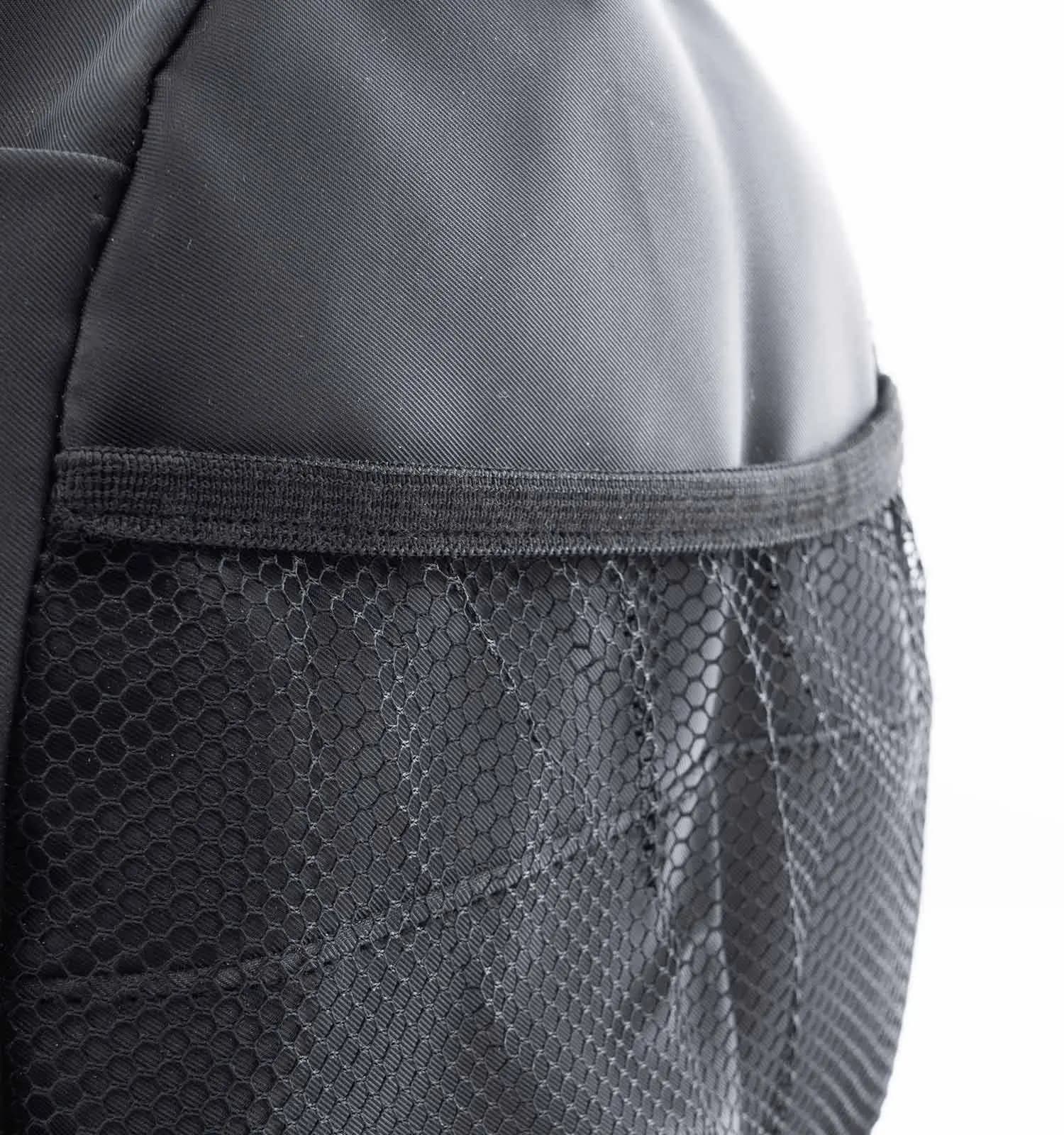 کیف ورزشی مشکی Nike سایز متوسط — تصویر ۵