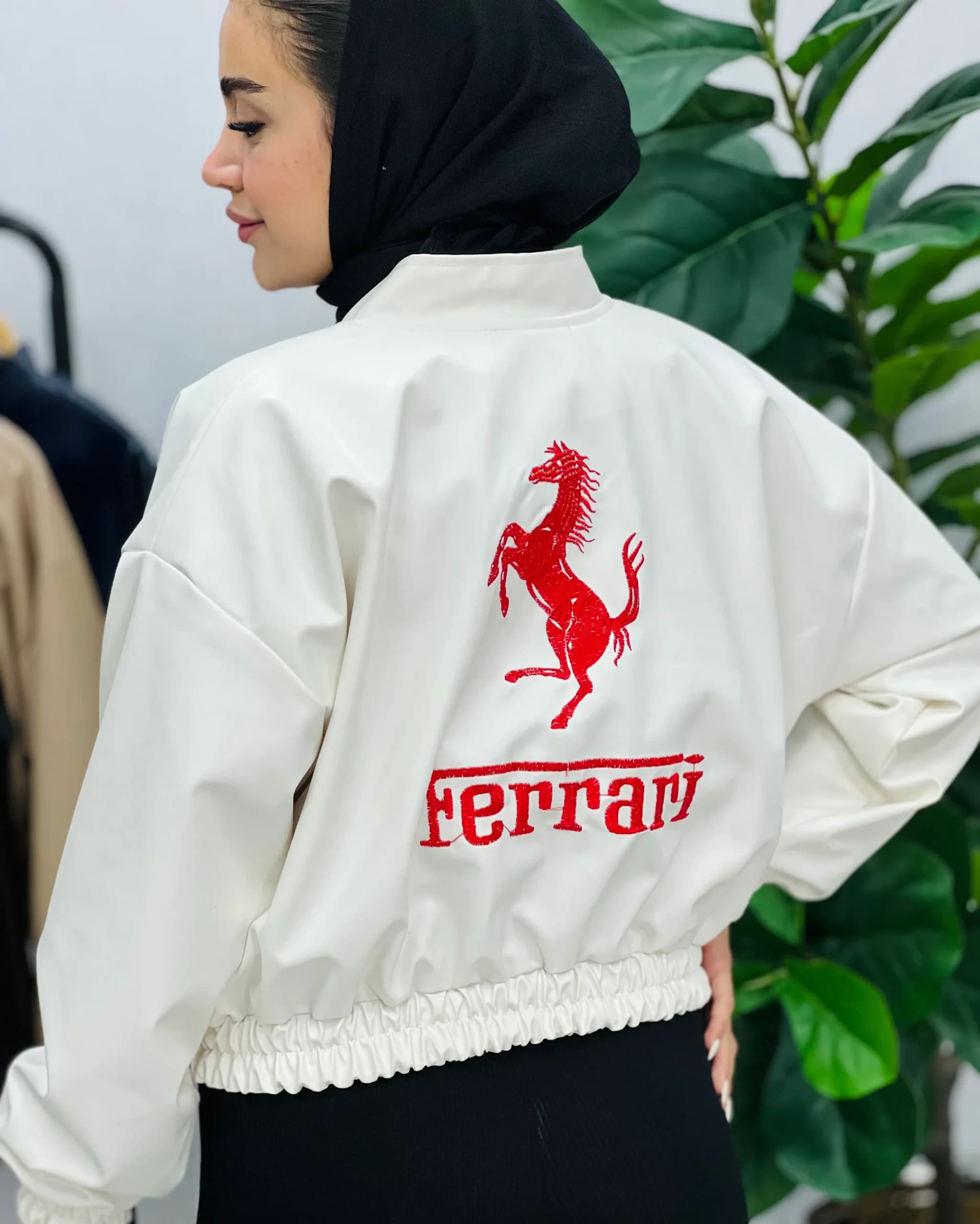 بامبر چرم آستردار گلدوزی مهتا — تصویر ۴