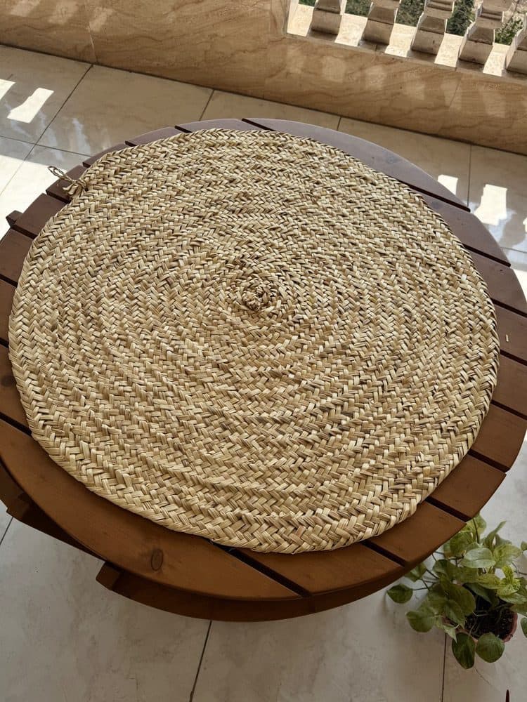 سفره حصیری گرد دست‌بافت (مدل ساده) – مناسب دکوراسیون و میز عسلی