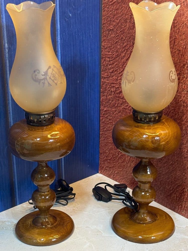 ست دو عددی آباژور کلاسیک پایه چوبی با شیشه طرح‌دار | چراغ خواب مدل آنتیک