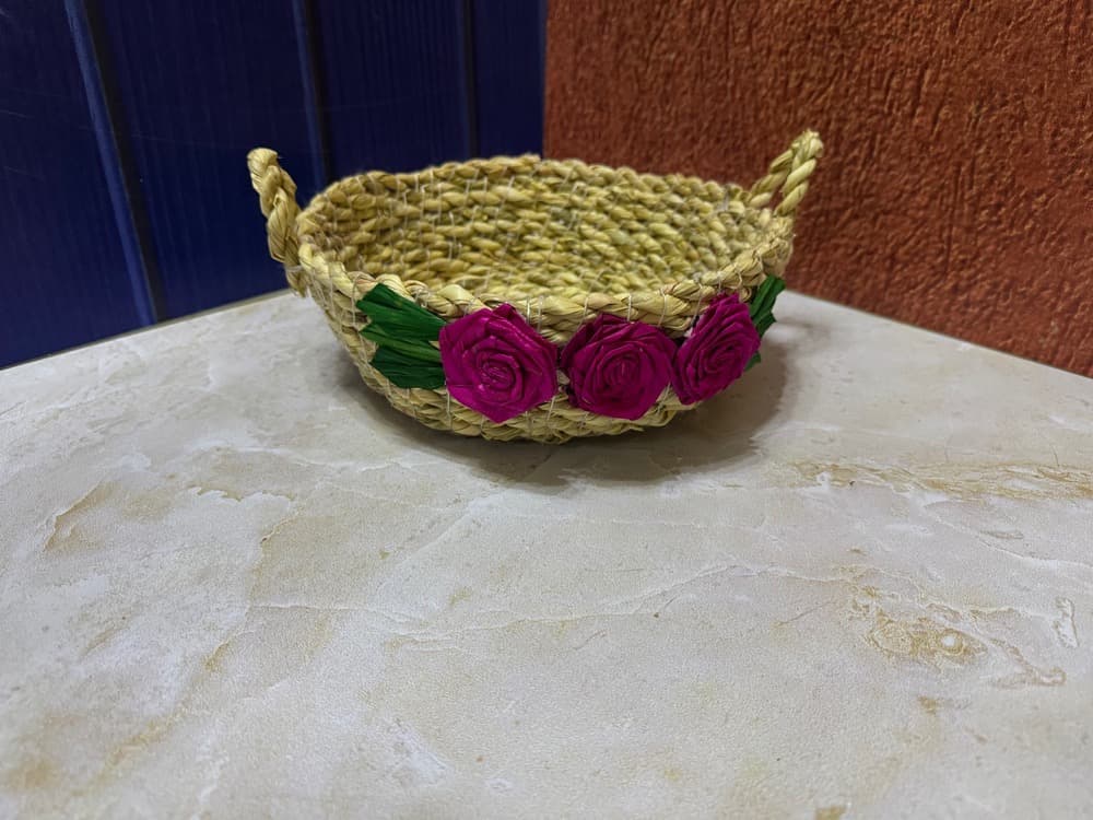 سبد حصیری نان گلدار