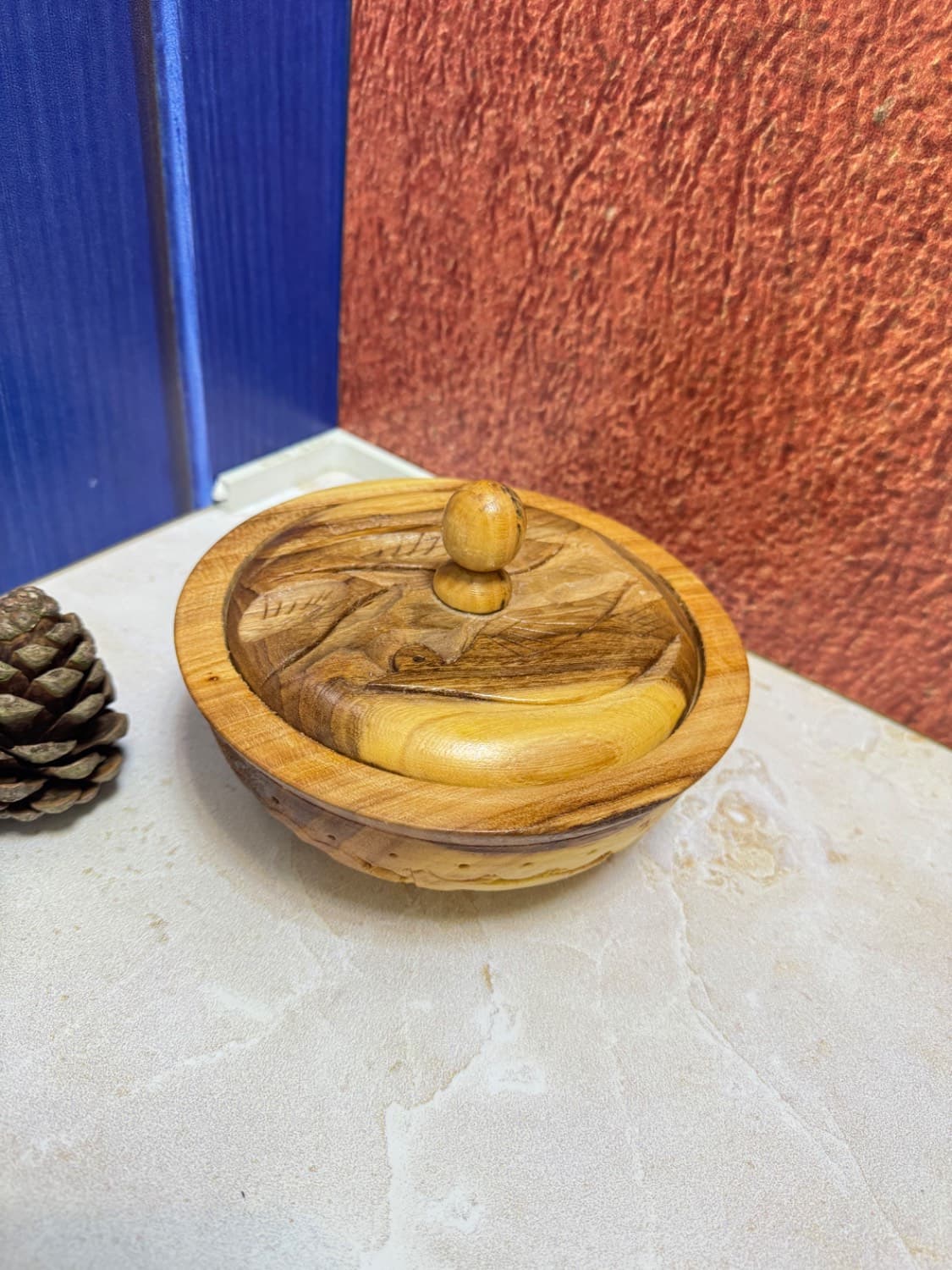 شکلات خوری چوبی کنده کاری شده (طرح برگ و پرنده)