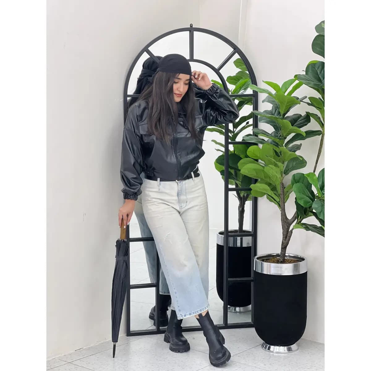 کاپشن بامبر چرم — تصویر ۳