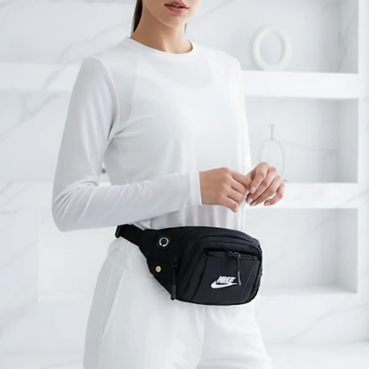 کیف کمری اسپرت NIKE مشکی با لوگوی سفید