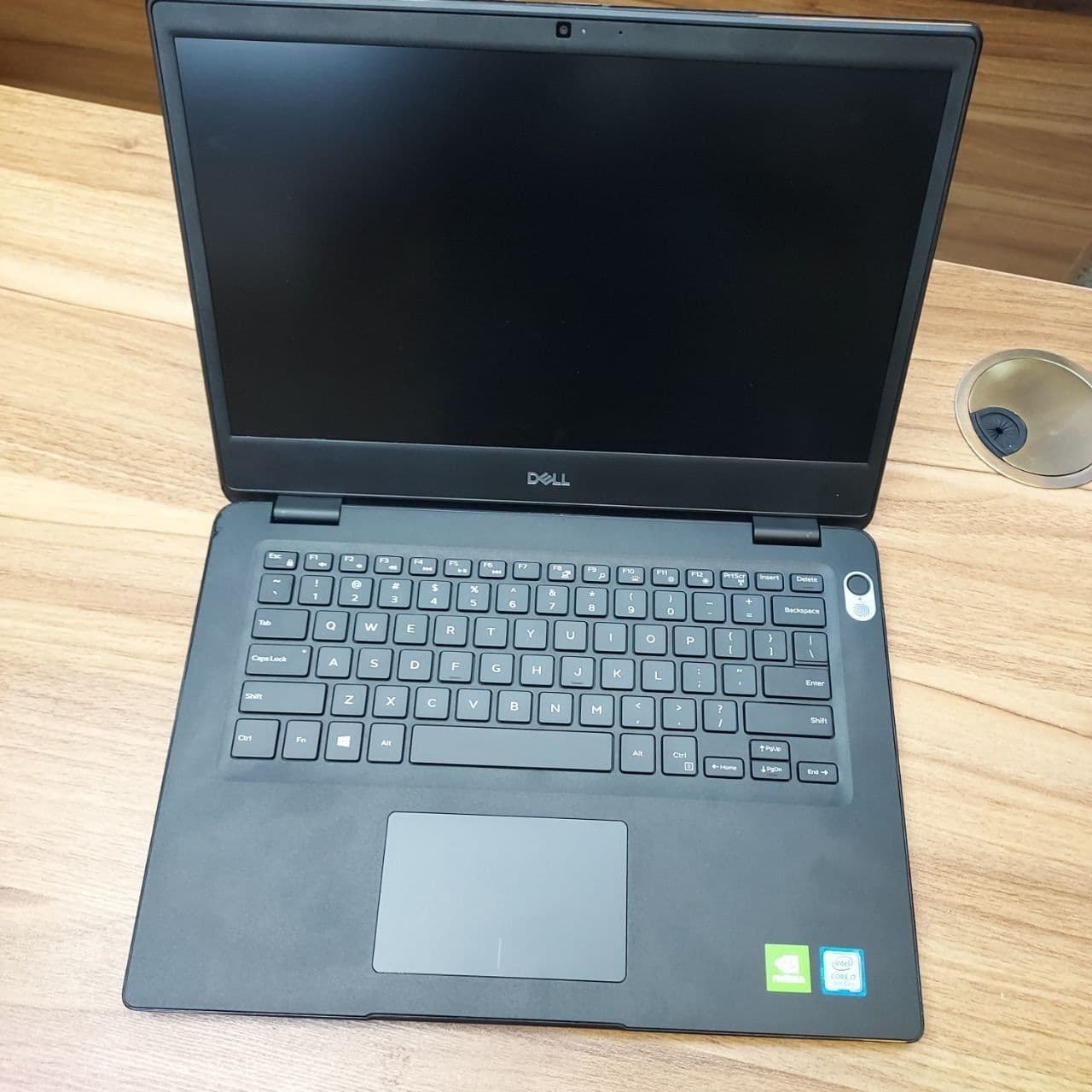 لپ تاپ استوک دل Dell Latitude 3400 Core i7-8665U رم 8 گیگ SSD 256 گیگ گرافیک 2GB MX130