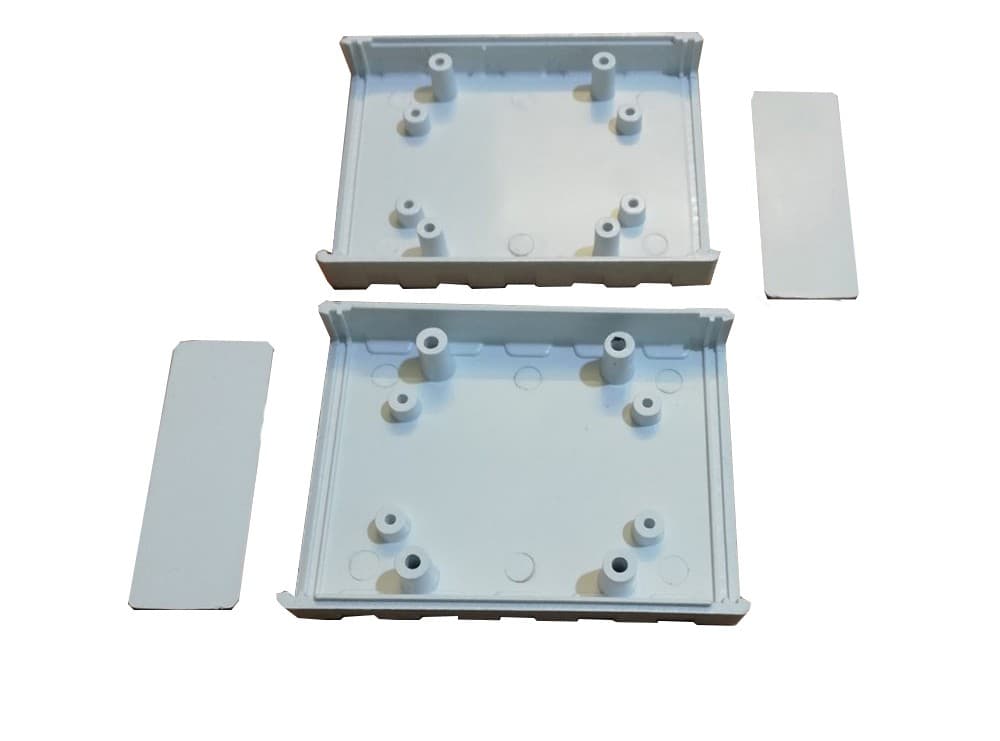 جعبه برد پلاستیکی چهار تکه مشکی مدل BMD سایز 134x90x45 میلی‌متر – محفظه پروژه با درب باتری جداگانه — تصویر ۲